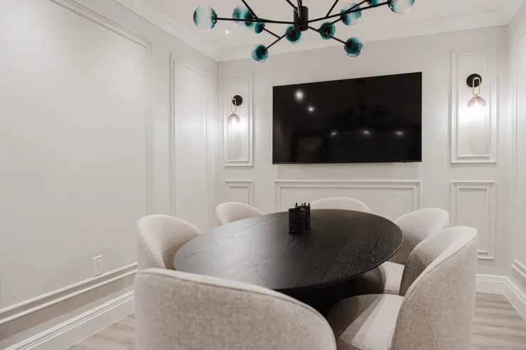 Classic dining room molding