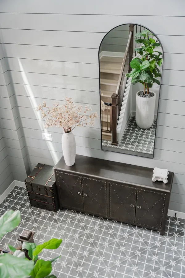 Entryway finishing details